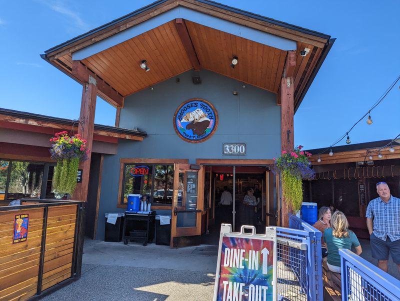 Moose's Tooth Pub & Pizzeria – Anchorage, Alaska