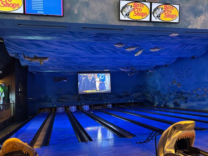 This Florida Restaurant With An Underwater Theme Features A 16-Lane Bowling Alley 10 Rainy Day Beach Alternative