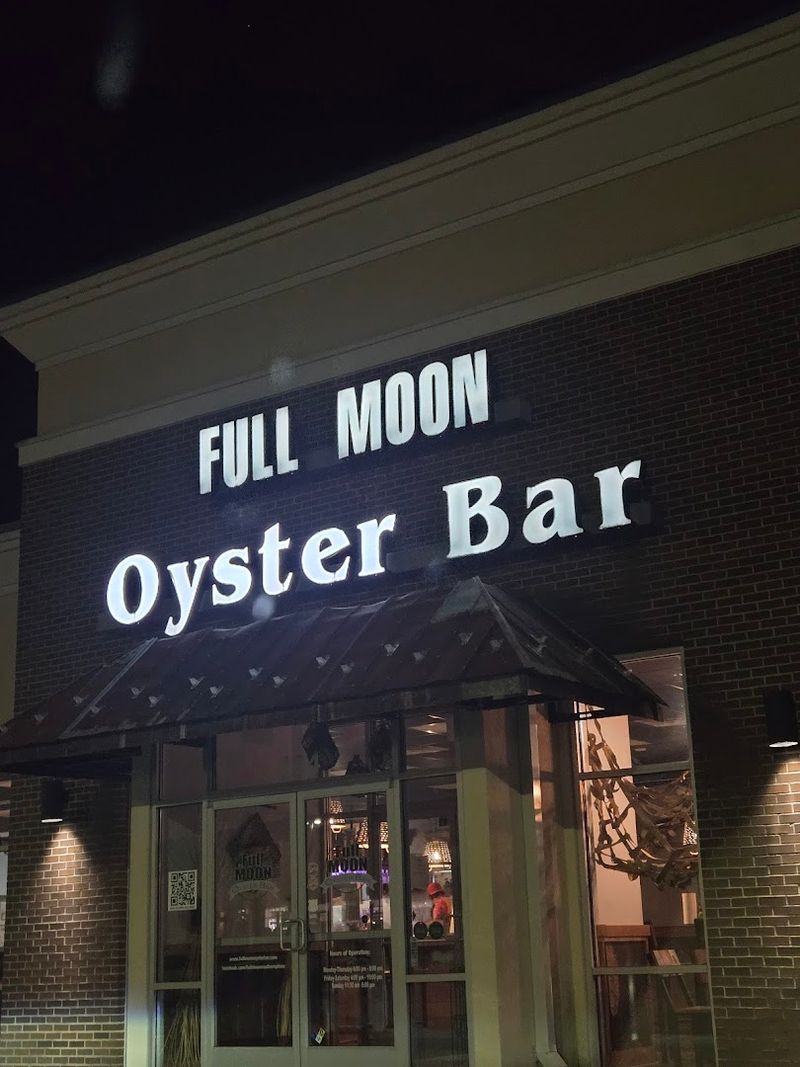 Full Moon Oyster Bar - Southern Pines, North Carolina