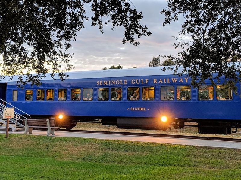 The Retro Train Atmosphere That Sets the Mood