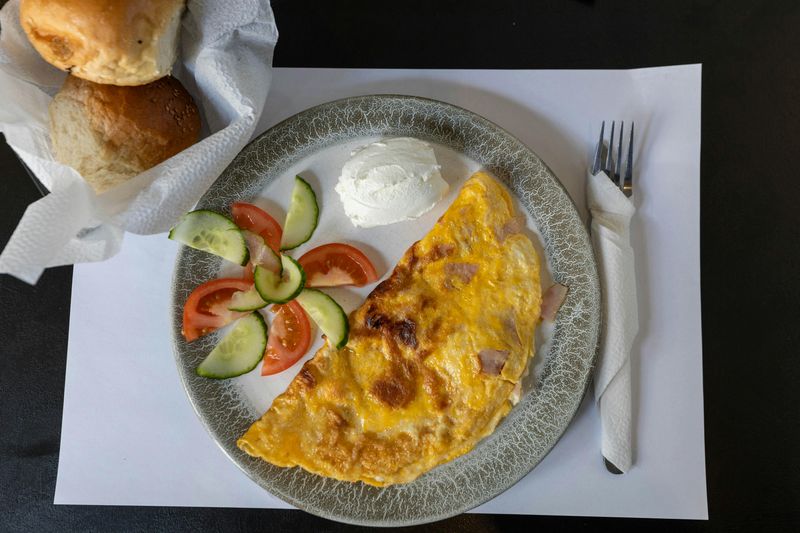 Cheese omelet