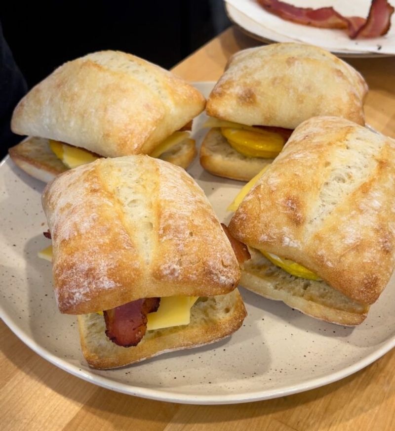 Starbucks - Bacon, Gouda & Egg Sandwich