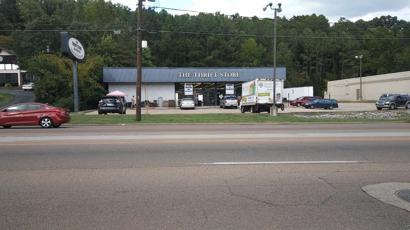 Store Hours That Work With Your Schedule