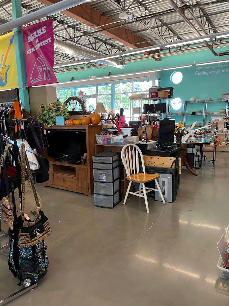 Accessories: Purses, Shoes, and Jewelry