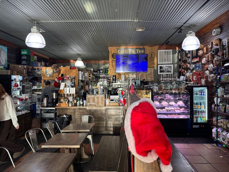 Cannolis That Rival the Best Italian Bakeries
