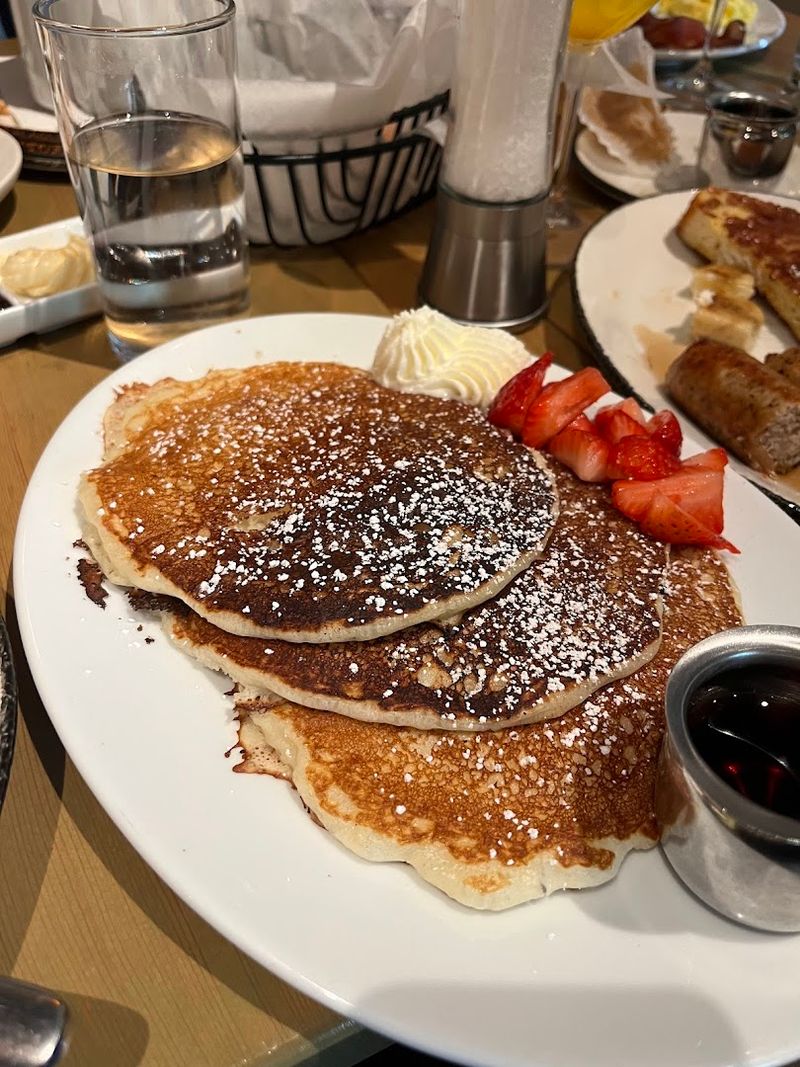 Complimentary Biscuits and Muffins That Start Every Meal Right