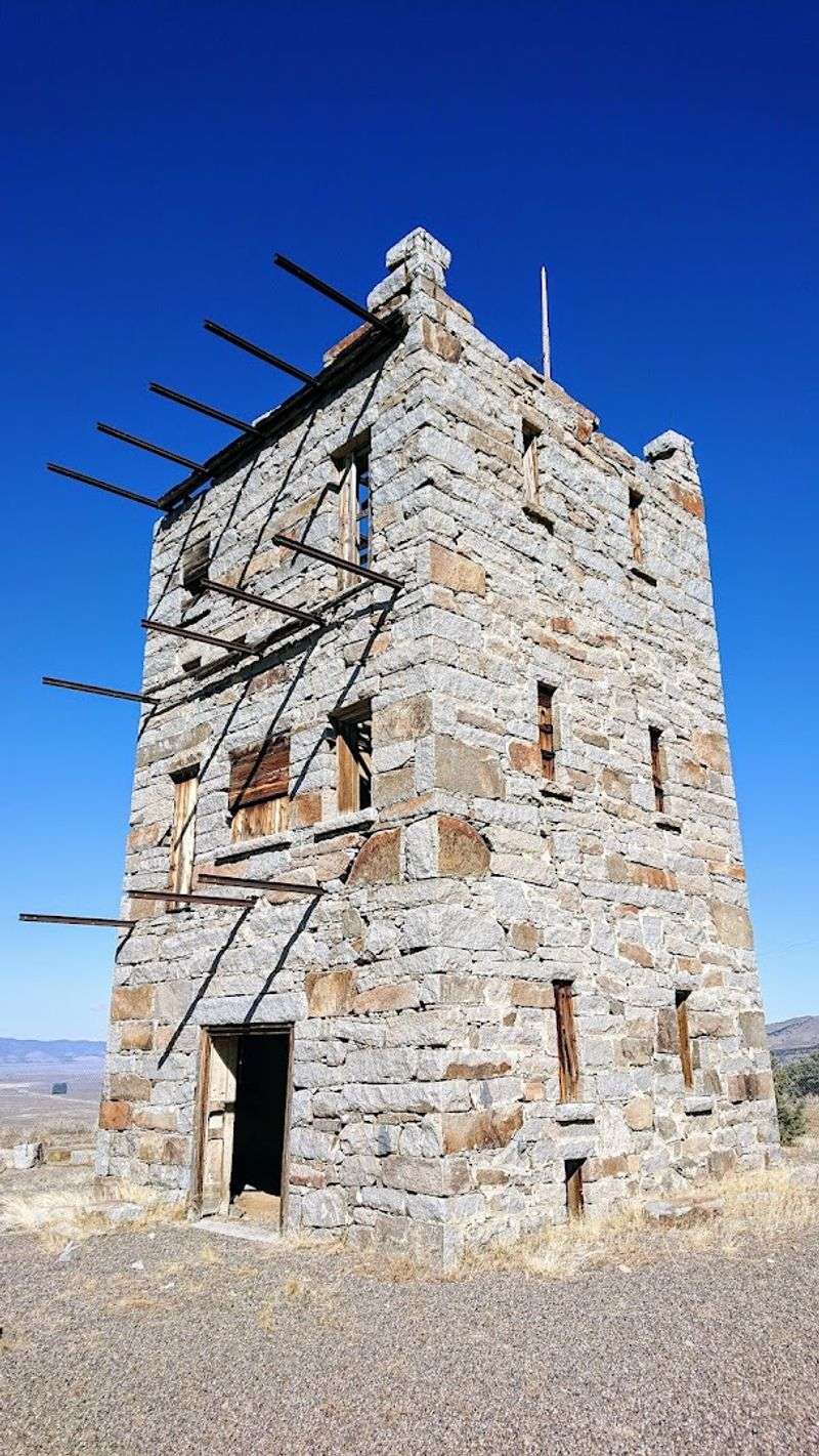 Nevada’s Ghost Towns and Historic Sites That Still Tell Wild Stories 16 Stokes Castle, Austin, Nevada