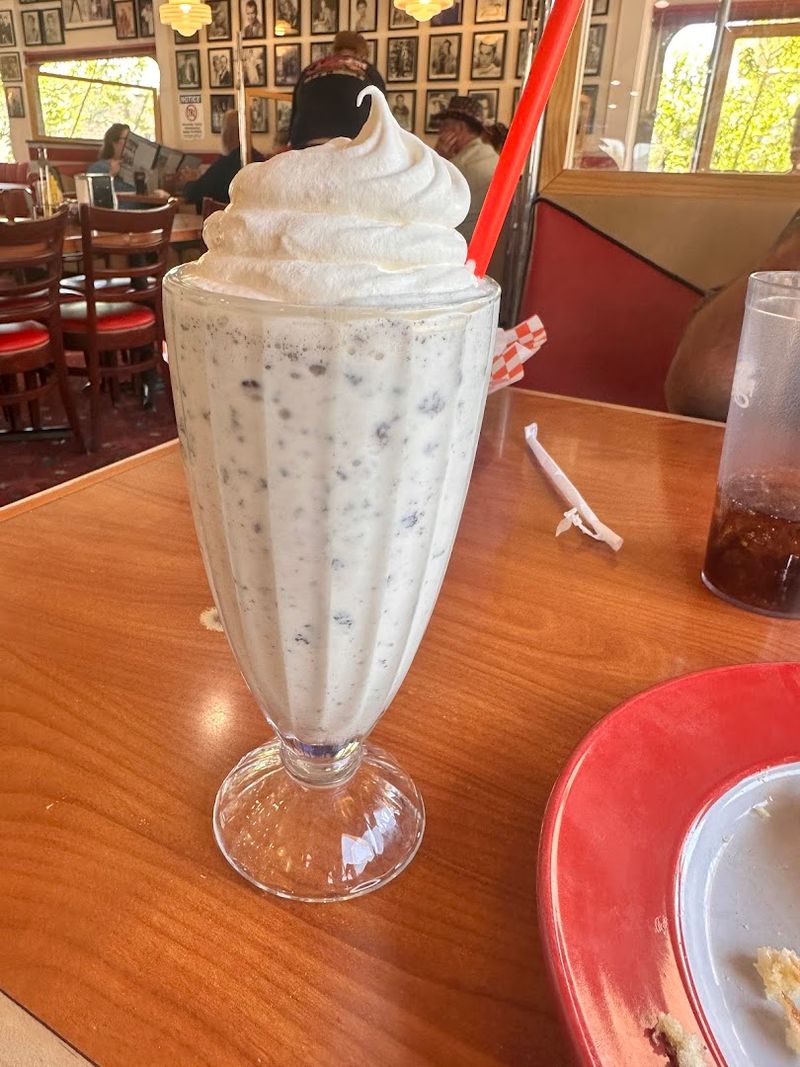 This vintage Arizona spot brings the 1950s back to life 5 Over 100 Milkshake Flavors to Choose From