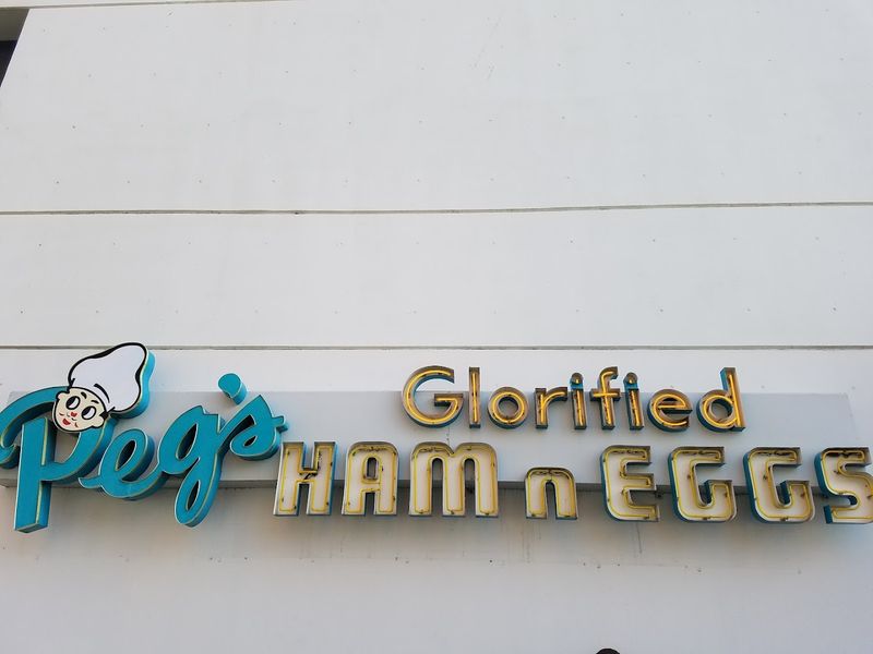 A Smart Stop for Visitors Near Downtown