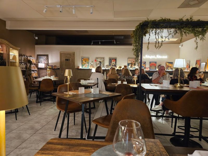 The Warm, Nonna-Style Atmosphere Inside