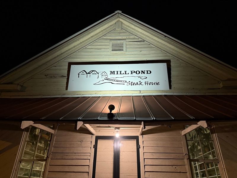 The Welcoming Atmosphere and Decor Details