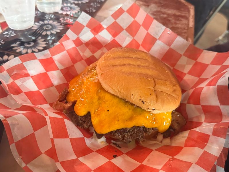 Cheddar Cheesy Burger