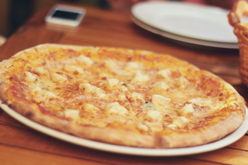 Cheese pizza