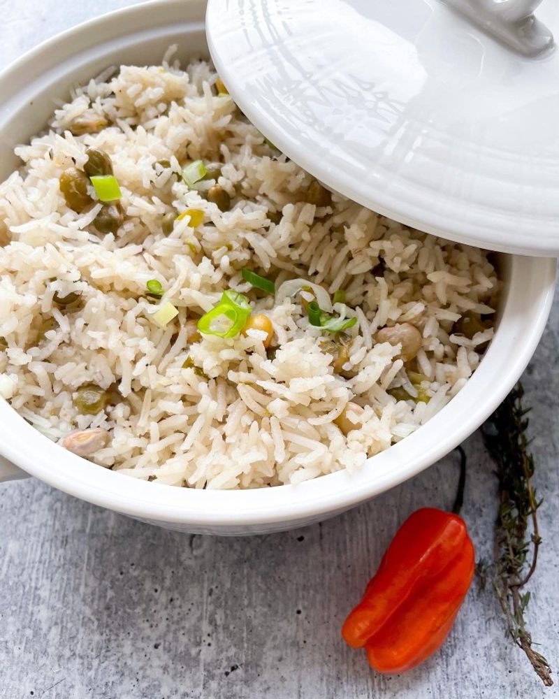 22 Foods People Keep Buying - Even When Prices Keep Rising 5 White rice