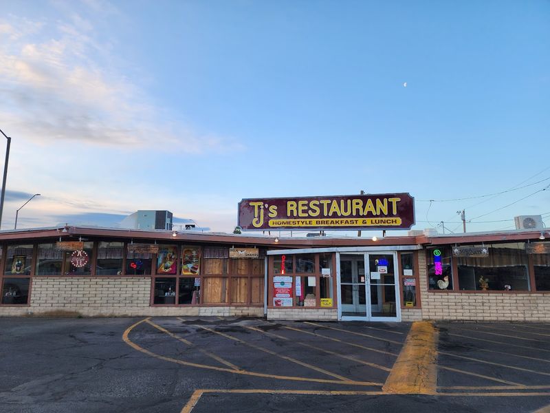 Spinach and Tomato Eggs Benedict Done Right