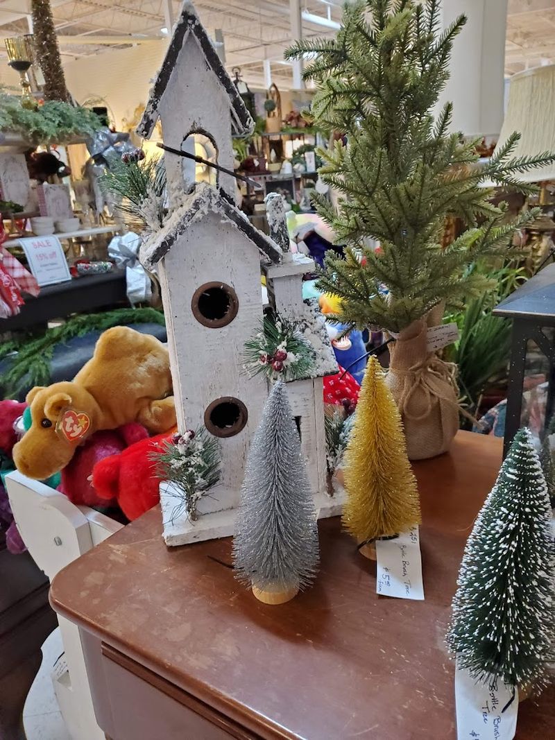 Seasonal Decor and Holiday Gift Ideas