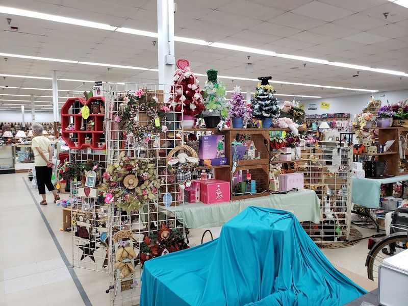 Handmade Candles You'll Actually Want to Go Back For