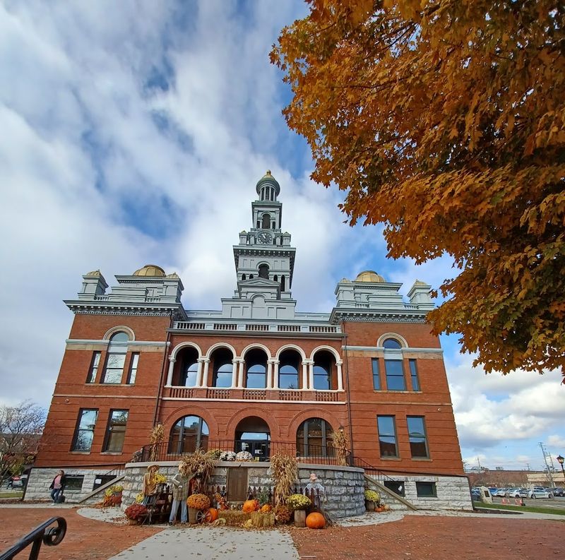 17 Tennessee cities and towns every first-time visitor should see at least once 16 Sevierville - Tennessee