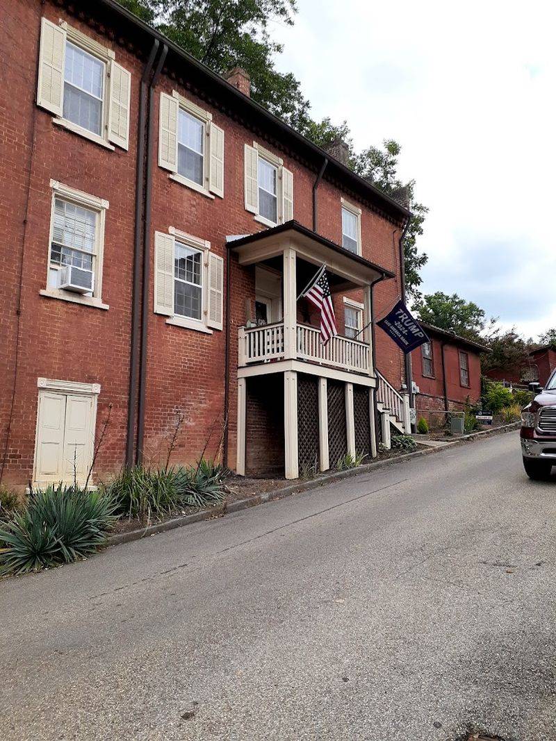The Old Jonesborough Historic District Is a Visual Treat