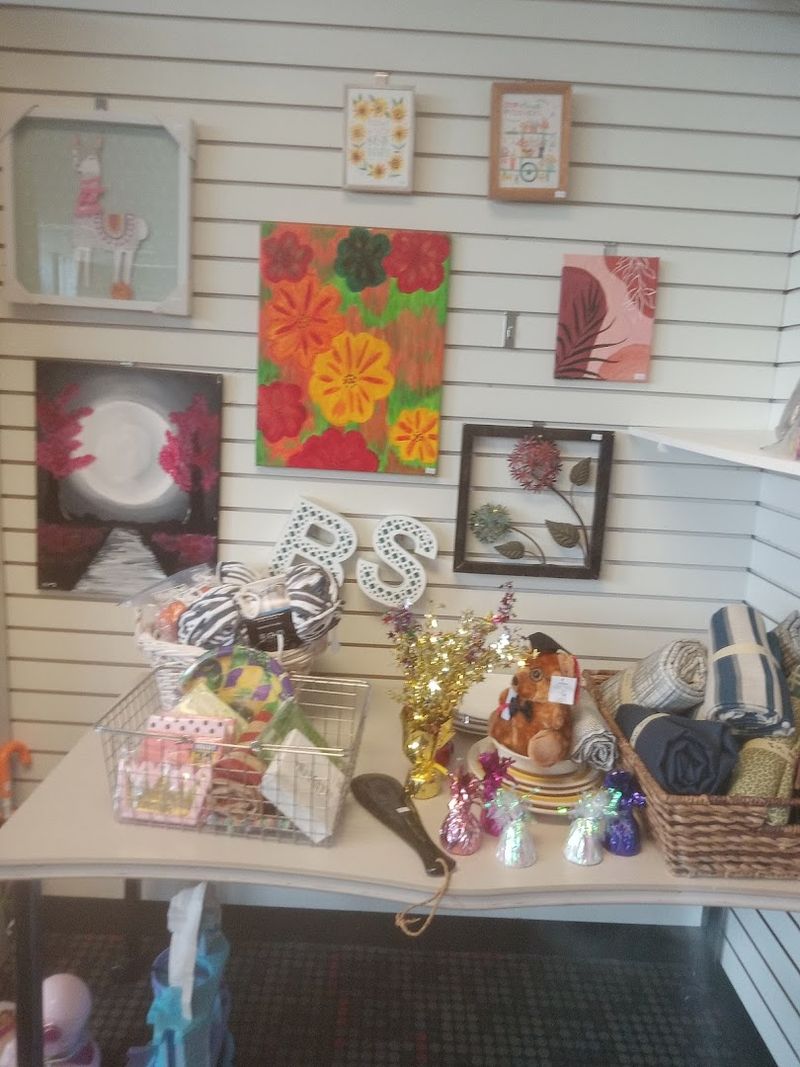 Home Decor and Charming Knickknacks