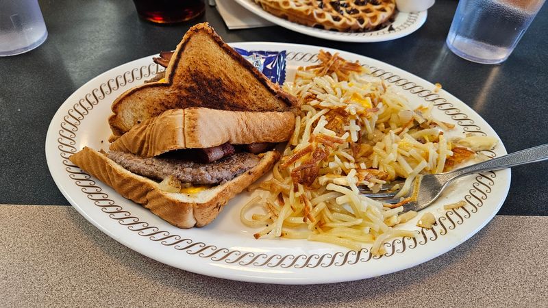 10 Tennessee Late-Night Eats Locals Count On When the Evening Runs Long 3 Waffle House - Knoxville, Tennessee