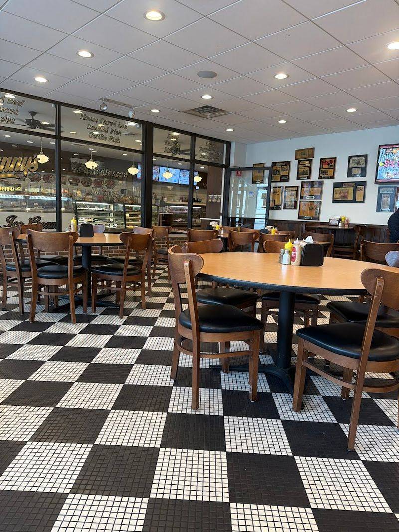 Old-School Atmosphere and Chicago History