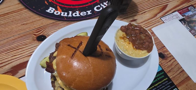 Beef and Cheddar Sandwich With Mac and Cheese Side