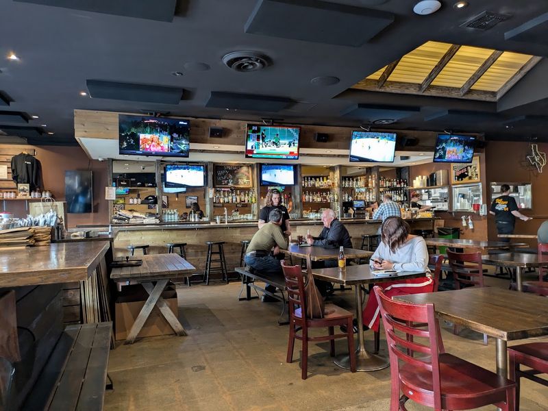 A Full Bar With Creative Cocktails to Match the Food