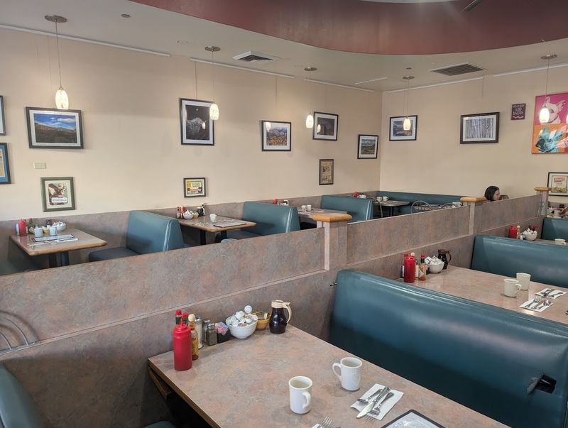 Service That Keeps Coffee Cups Full