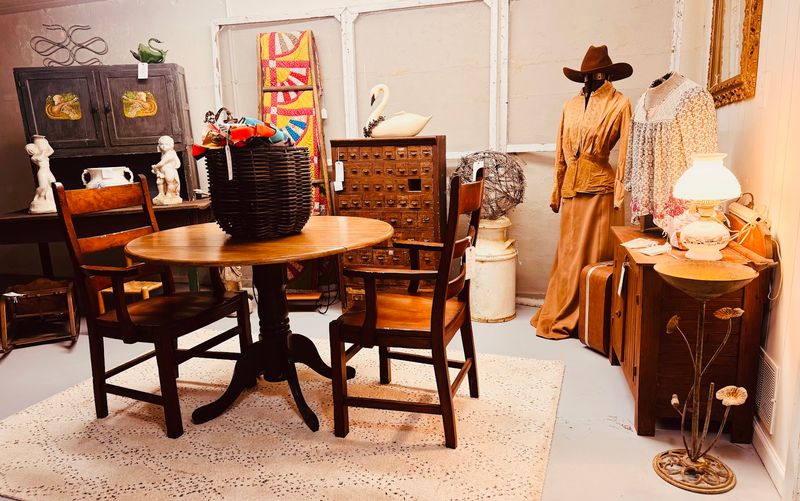 Amherst Vintage Market - Madison Heights, Virginia