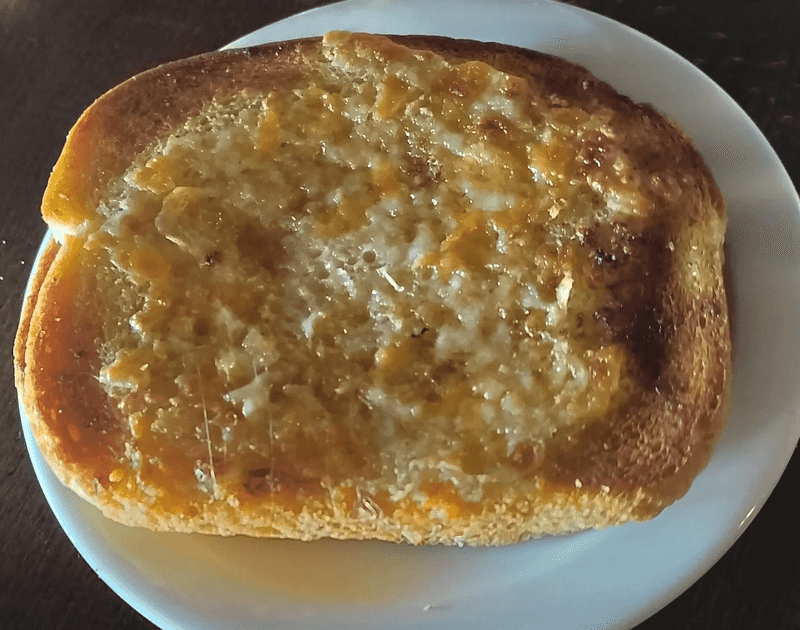 Garlic Cheese Bread That Steals the Spotlight