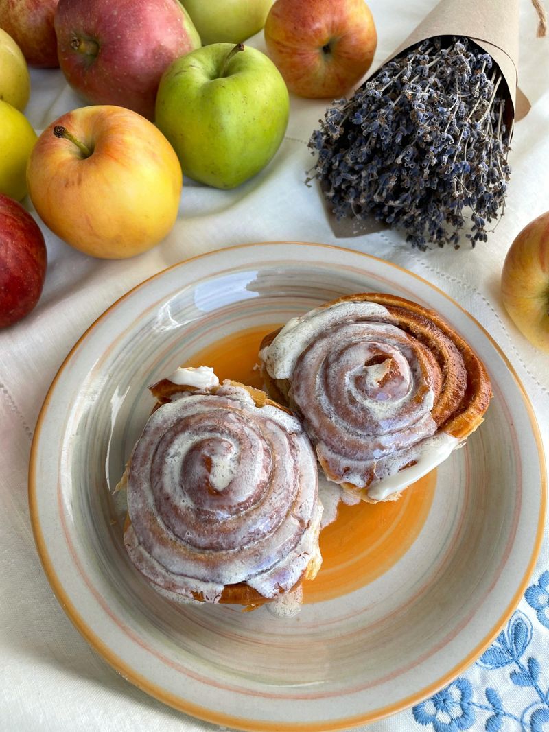 23 Timeless Breakfast Dishes Worth Rediscovering 17 Cinnamon Rolls