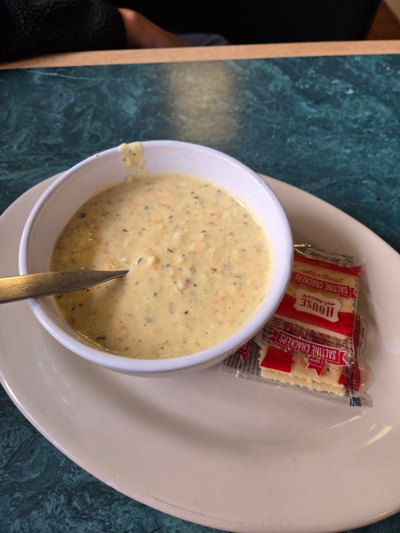 Homemade Cheeseburger Soup That Surprises Everyone