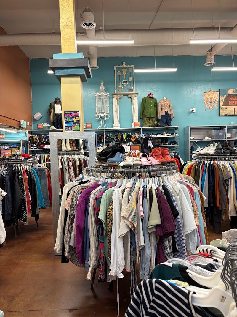 Buffalo Exchange - Los Angeles, California