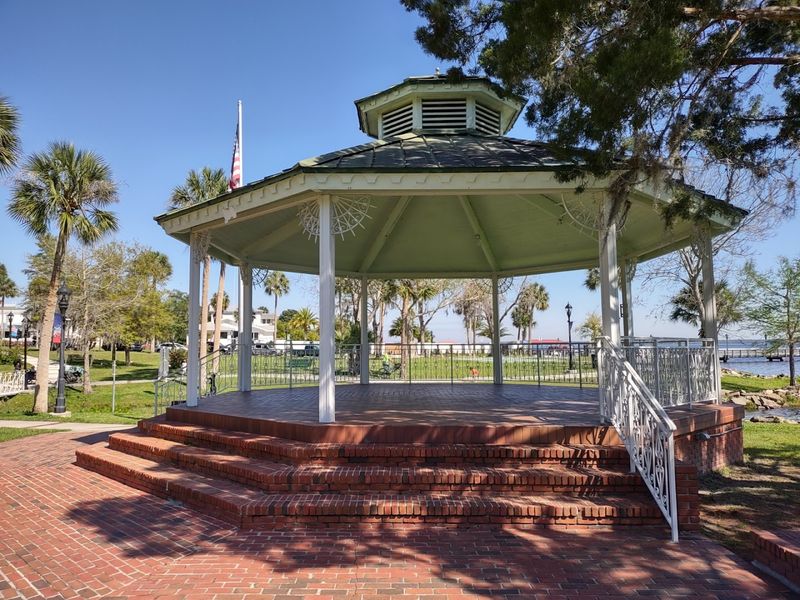 Florida Spots Locals Love That Most Visitors Overlook 7 Green Cove Springs, Florida