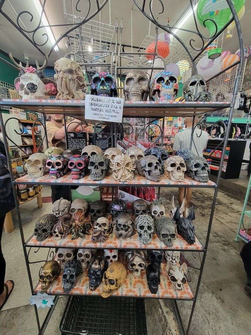 This Huge Vintage Store In Georgia Offers Thousands Of Finds At Rock-Bottom Prices 10 Figurines, Novelty Items, and Conversation Starters