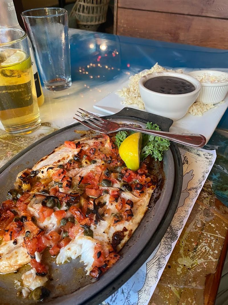 12 Hidden Seafood Spots in Florida Serving Amazing Dishes 7 The Fish House - Key Largo, Florida