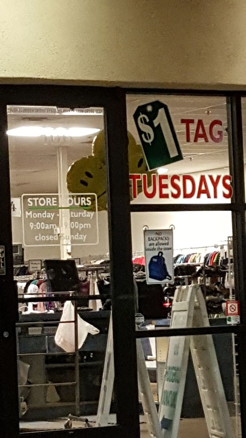 Store Hours That Fit Most Schedules