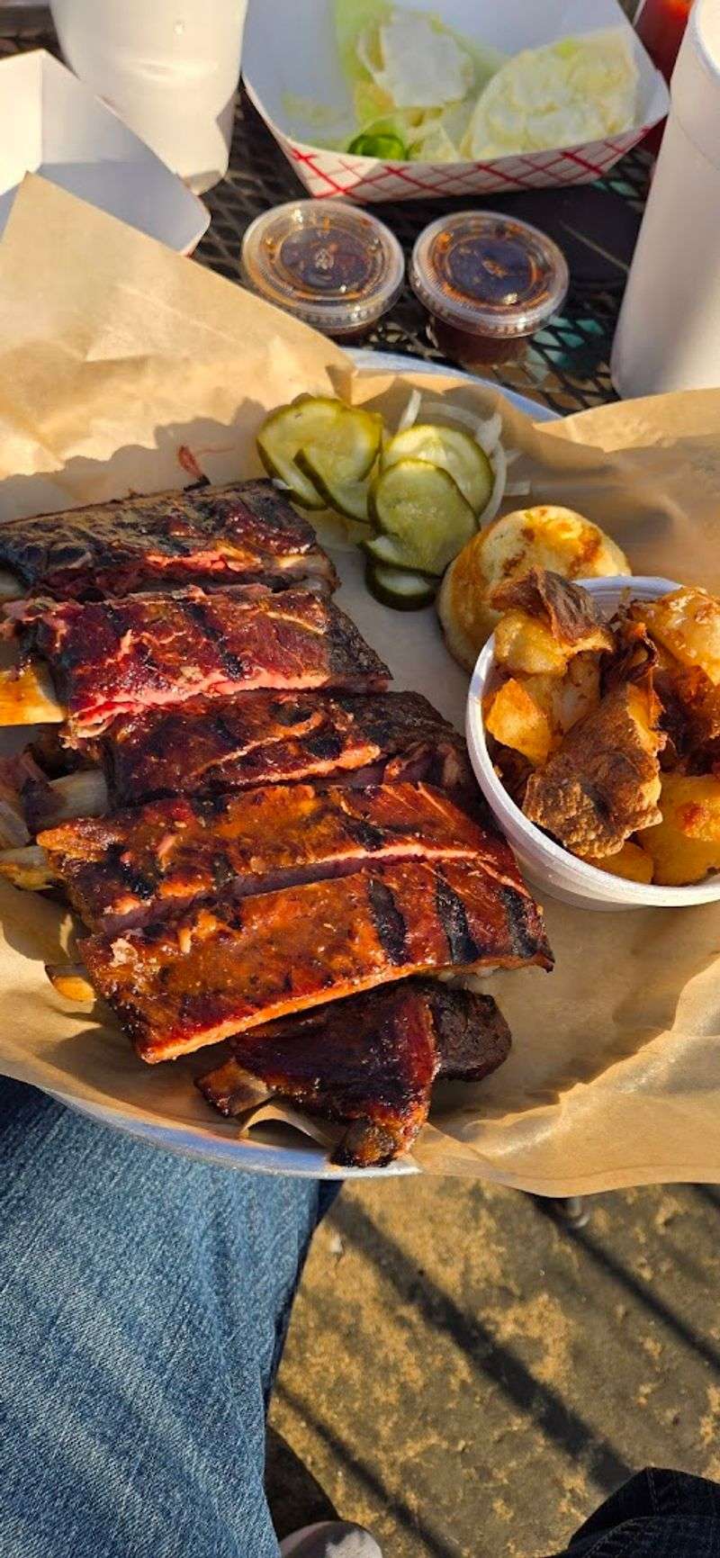 13 Tennessee restaurants where the barbecue is good enough to plan a whole weekend around 13 Sugar's Ribs - Chattanooga, Tennessee
