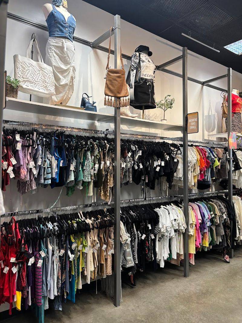 A huge Arizona thrift store where $35 fills your cart 3 Brand-Name Clothing with Original Tags Still On