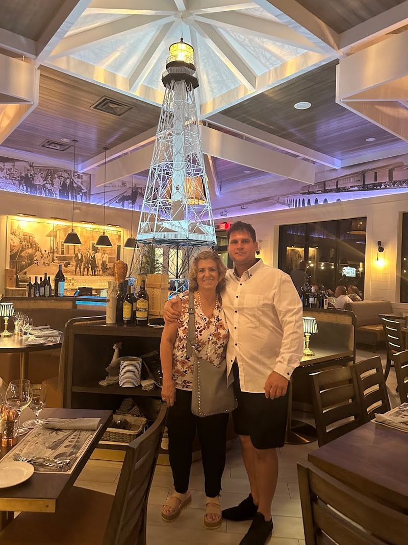 A Florida all-you-can-eat spot that's seriously worth the drive 8 Friendly Staff and Attentive Table Service