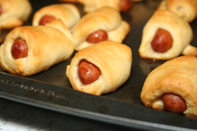 21 Foods Nobody Wants to Bring Back - Until They Remember How Good They Actually Were 6 Pigs in a blanket