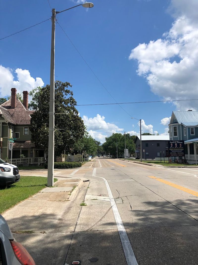 Peaceful, Low-Traffic Environment