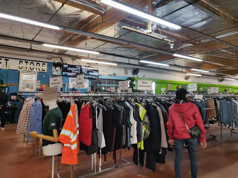 Donation Drop-Offs That Keep Inventory Fresh