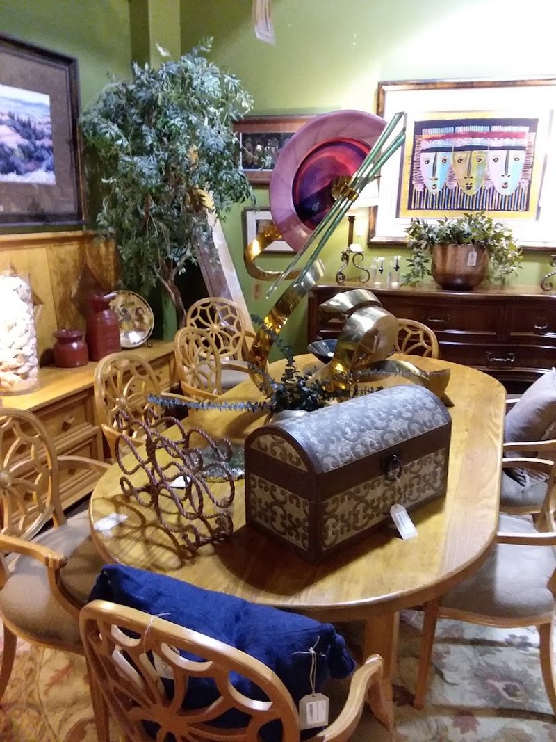 A Treasure Hunt Atmosphere That Rewards Patient Shoppers