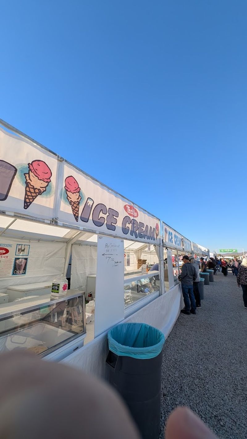This huge Arizona flea market is known for surprisingly great deals 10 Food Vendors That Make Shopping Feel Like a Festival
