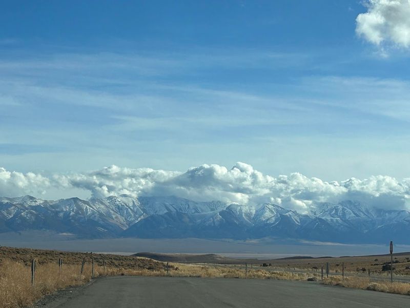 This Beautiful Nevada Town Offers Peace, Quiet, And No Crowds 5 Star-Gazing Under Dark Desert Skies
