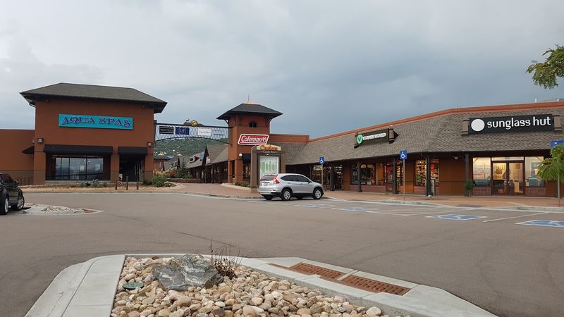 Convenient hours for weekday and weekend shopping