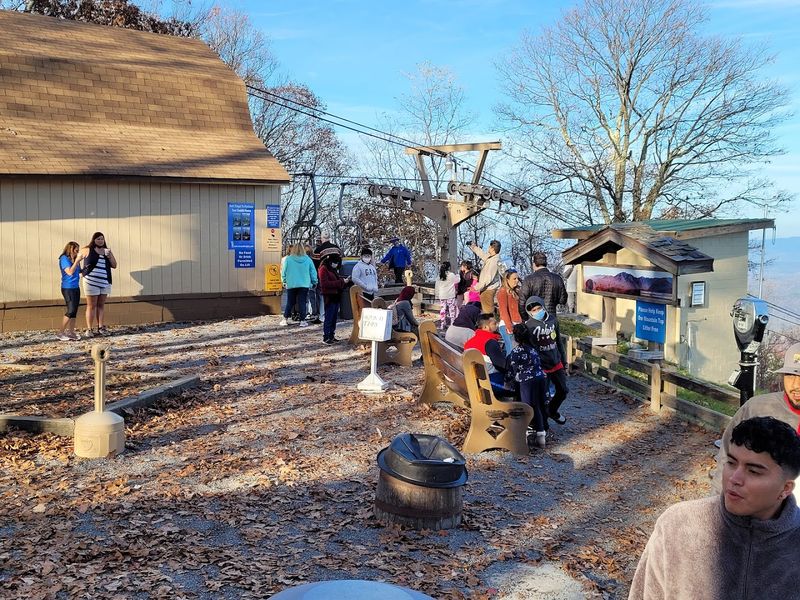 Visit the Peaks of Otter near Bedford