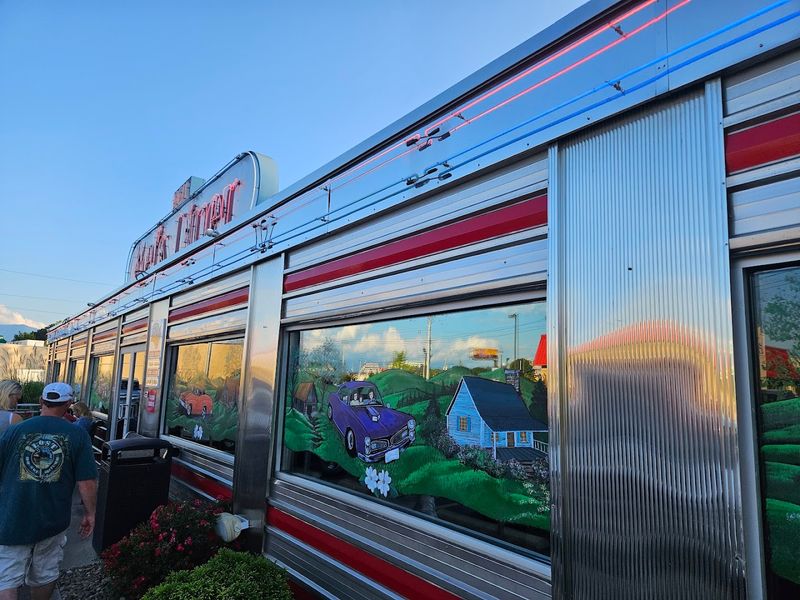 Extended Hours and Late-Night Convenience